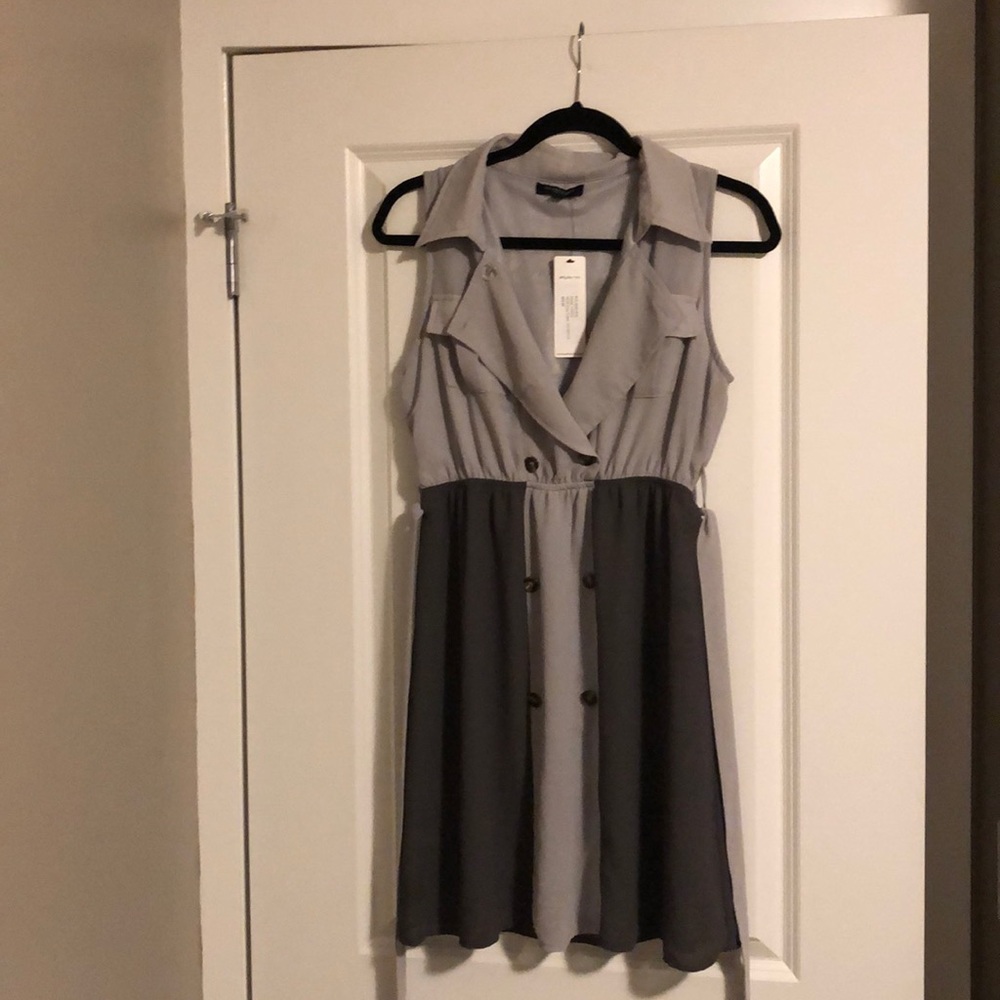 💕2 for $25💕

BRAND NEW Two-tone grey sleeveless dress